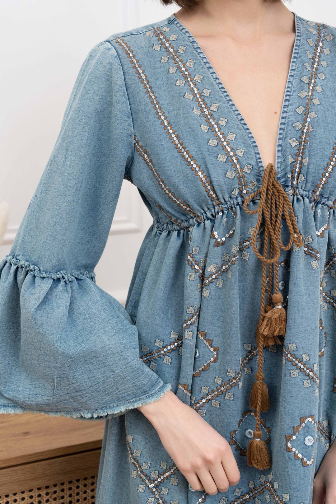 ROBE JENNAH BRODÉE EN JEAN
